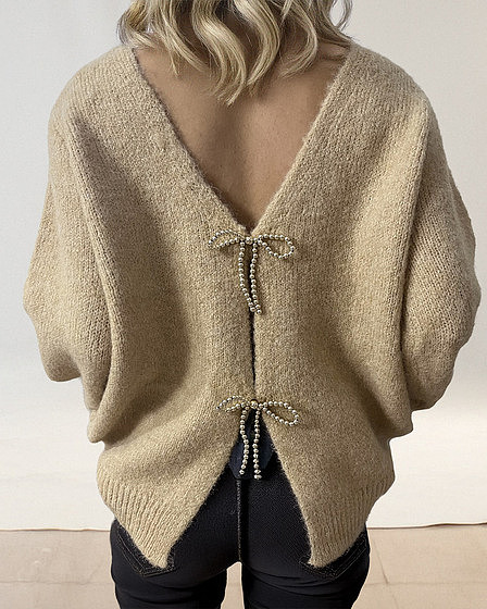 Knitted Sweater with Bow Back – Beige, One Size EU 36–42
