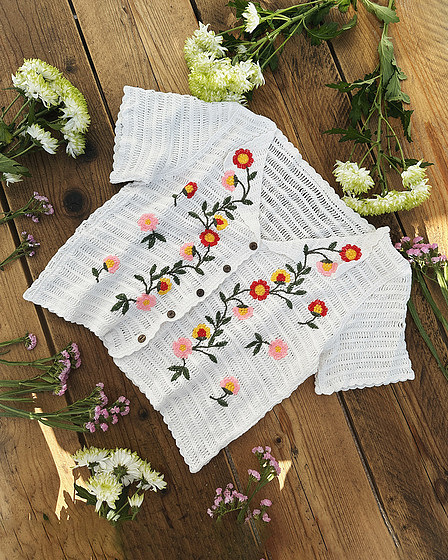 Häkel-Top mit Blumen in weiß