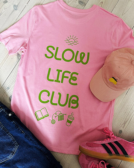 Slow Life Club T-shirt in pink & green