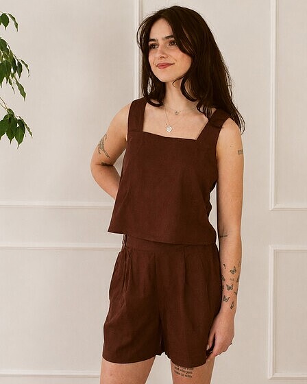 Linen Set with top and shorts in dark brown