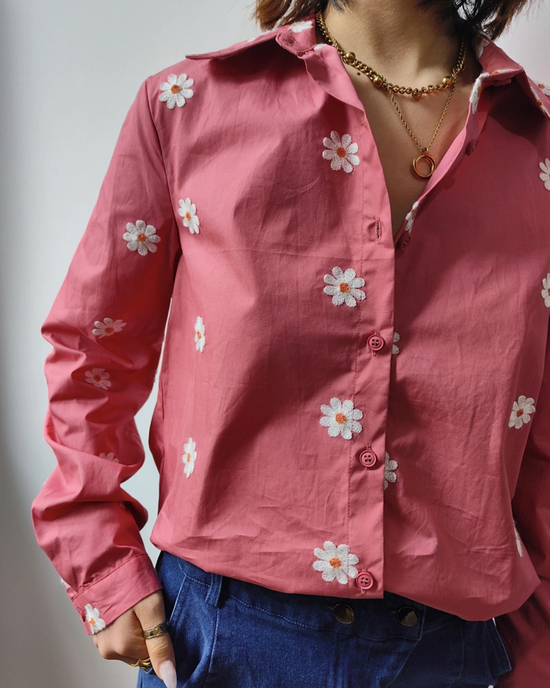 Bestickte Bluse mit Gänseblümchen