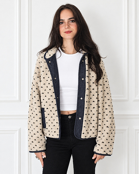 Teddy Sherpa Jacke — Beige mit Tupfen