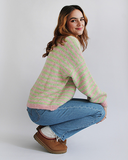 Rosa-grün gestreifte Strickjacke für Damen