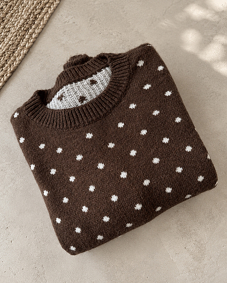 Strickpullover mit Punkten in dunkelbraun und weiß