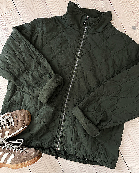 Lässige Steppjacke in dunkelgrün