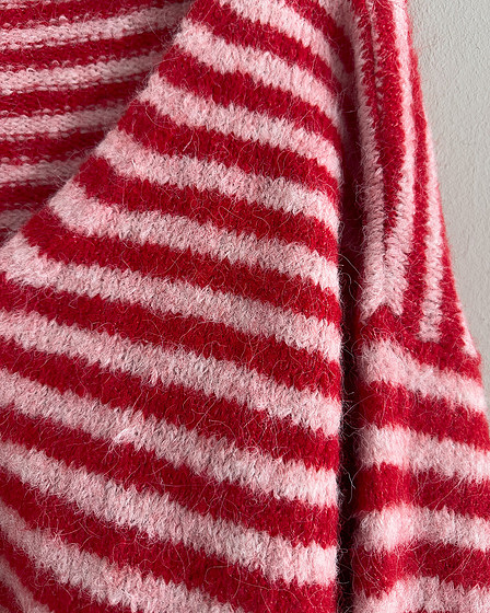Rosa-rot gestreifte Strickjacke für Damen