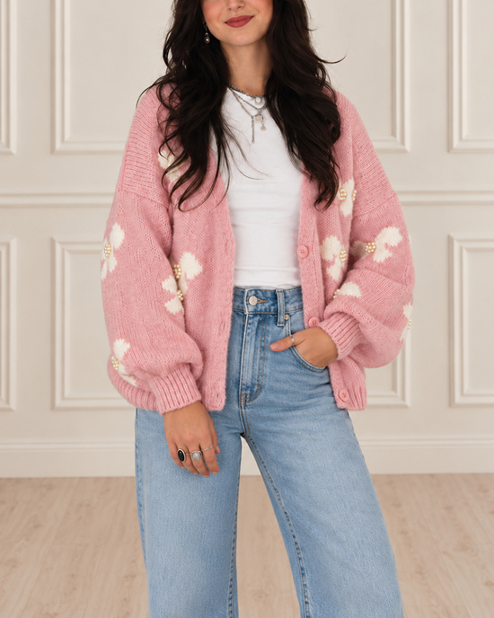 Strickjacke mit Schleifen & Perlen in Rosa
