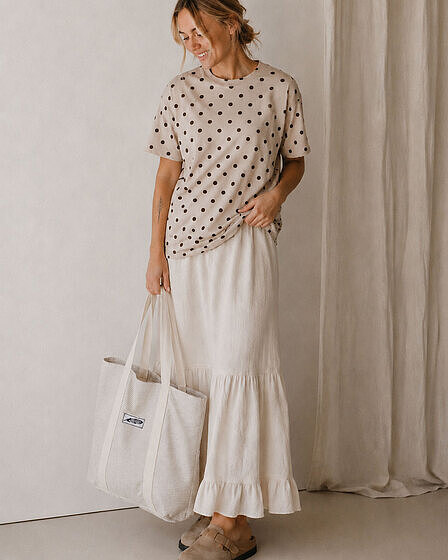 Polka Dot T-Shirt in beige mit dunkelbraunen Punkten