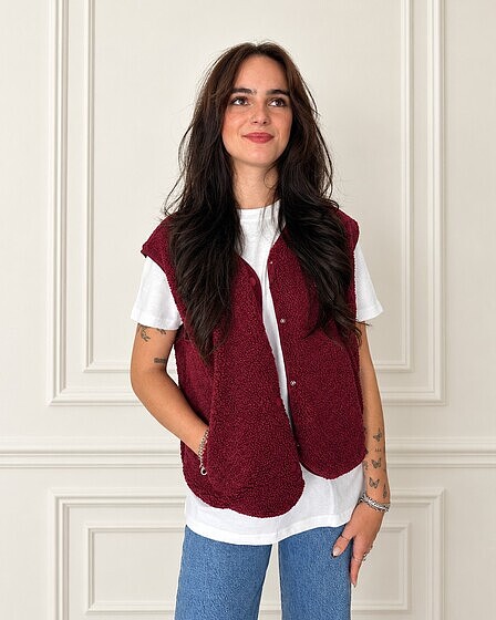 Teddy-Weste mit Love-Patch in Burgundy