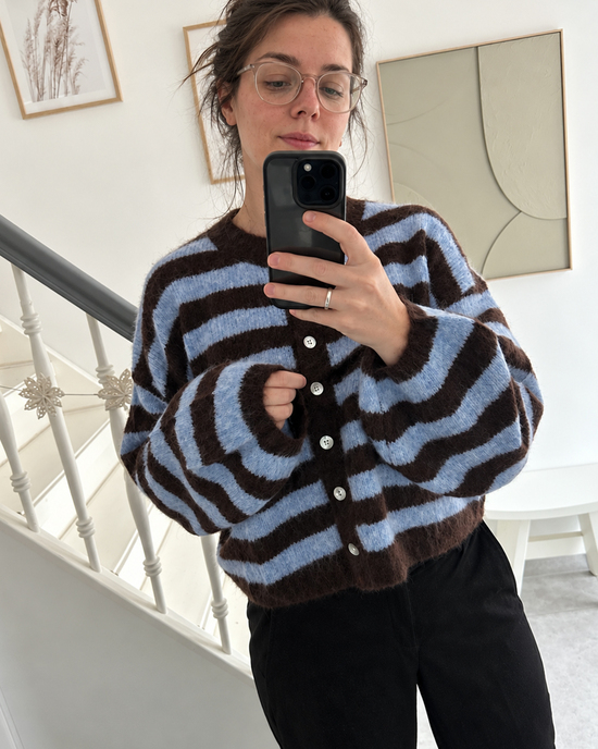 Strickjacke gestreift in Blau-Braun
