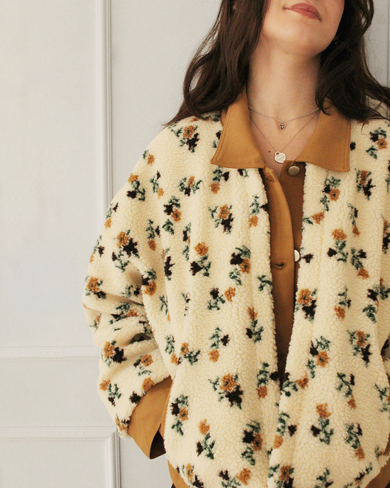 Teddy jacket with floral pattern and contrasting collar