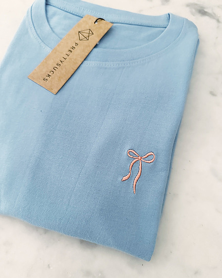 T-Shirt bestickt mit Schleife
